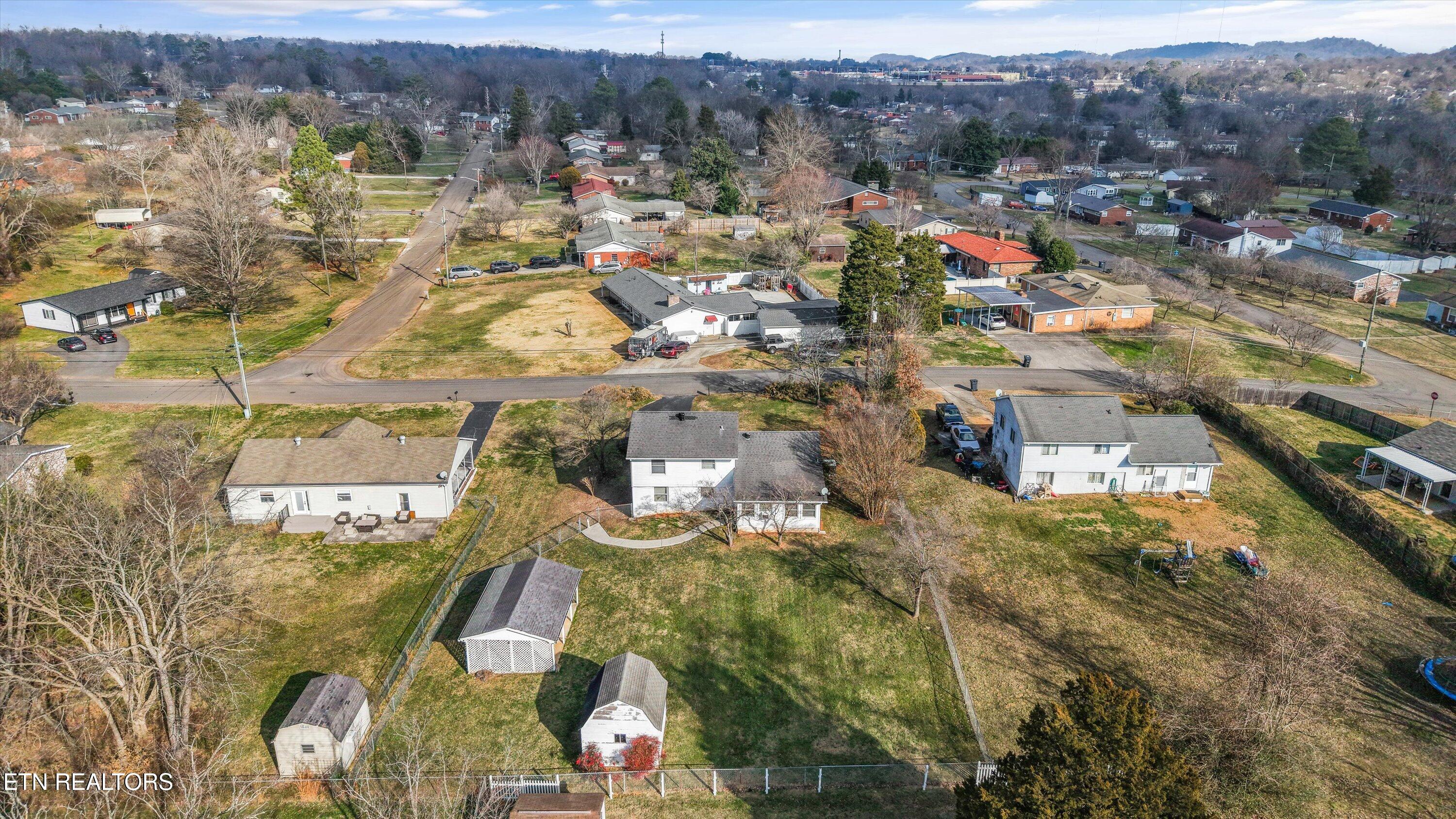 5709 Stoneleigh Road Knoxville, TN 37912 - Photo 36 of 38 38-5709 Stoneleigh Rd 31