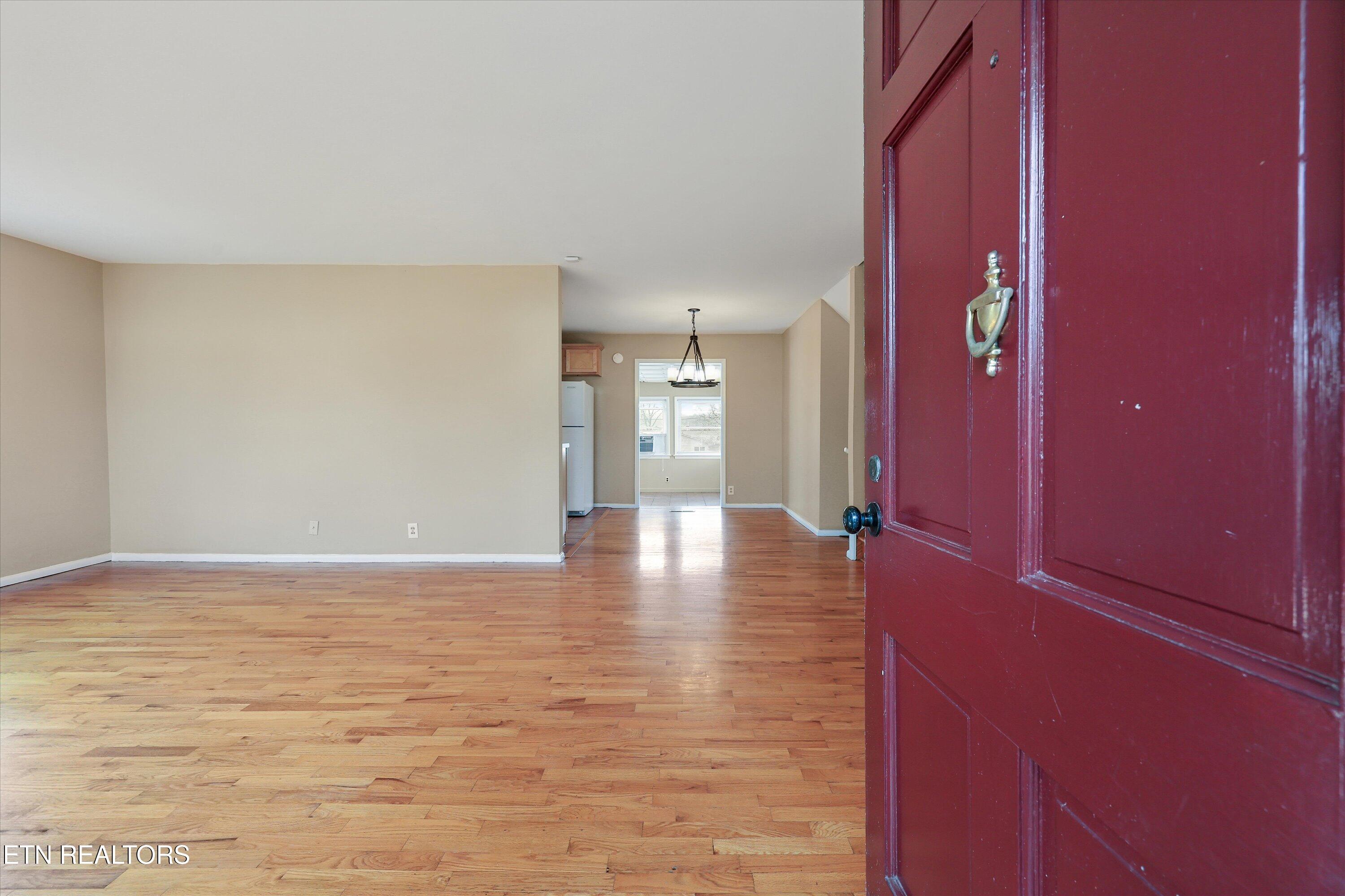 5709 Stoneleigh Road Knoxville, TN 37912 - Photo 6 of 38 07-5709 Stoneleigh Rd 01