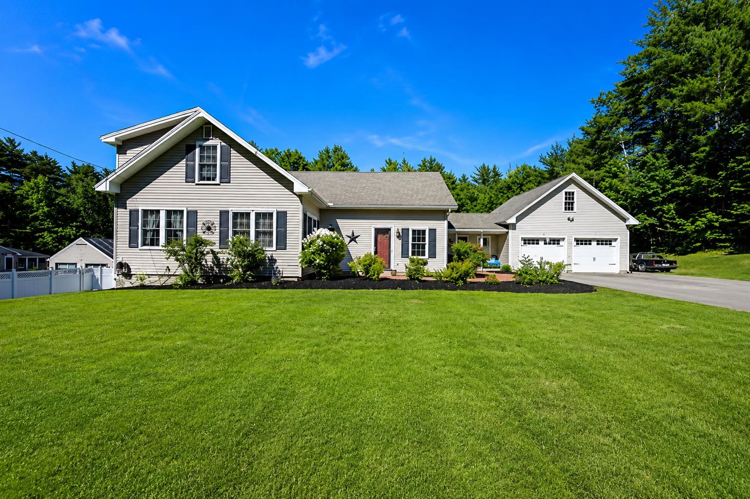 372 Mountain Road Concord, NH 03301 - Photo 1 of 48