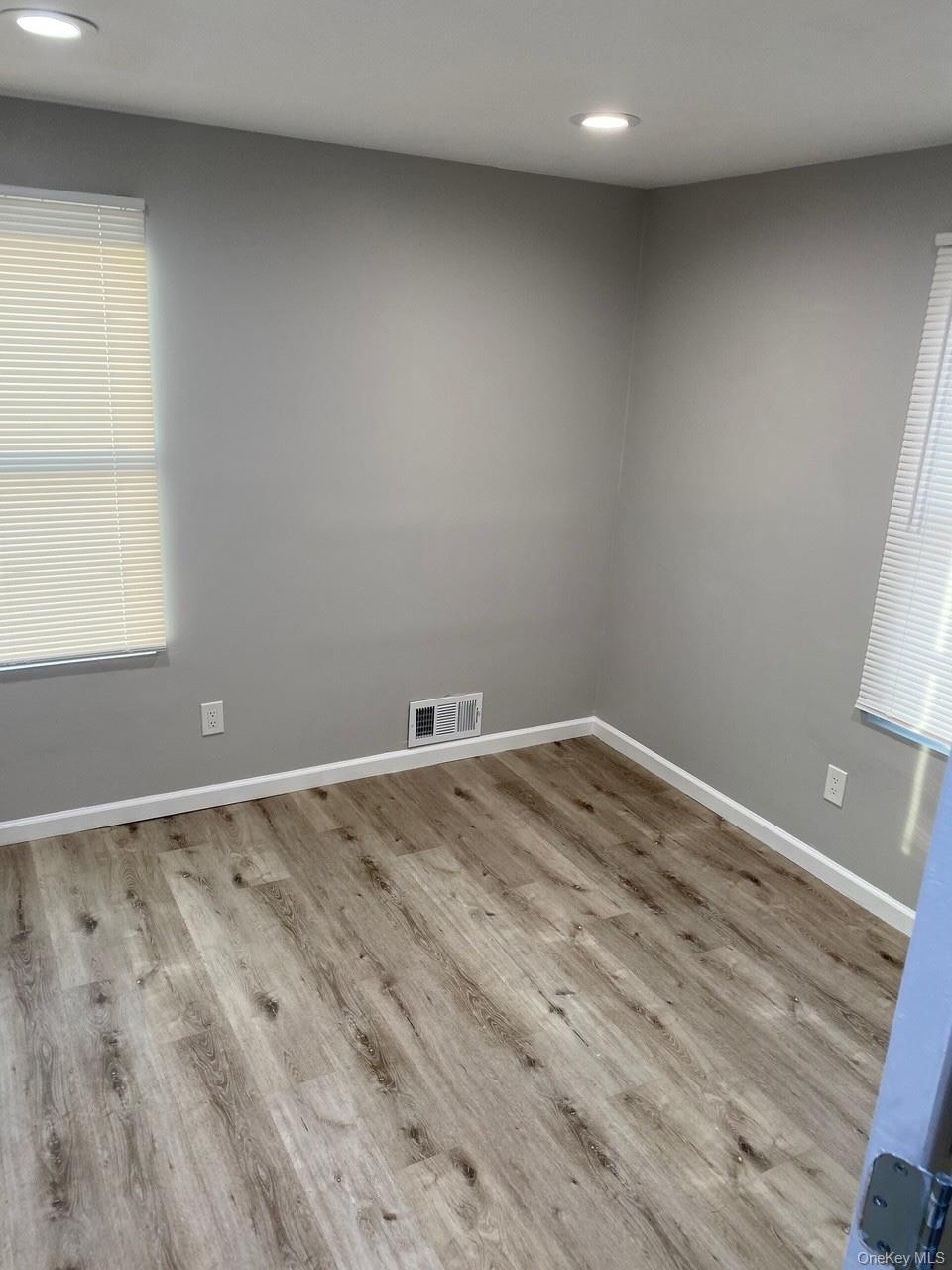 36 Oneida Avenue Centereach, NY 11720 - Photo 9 of 27