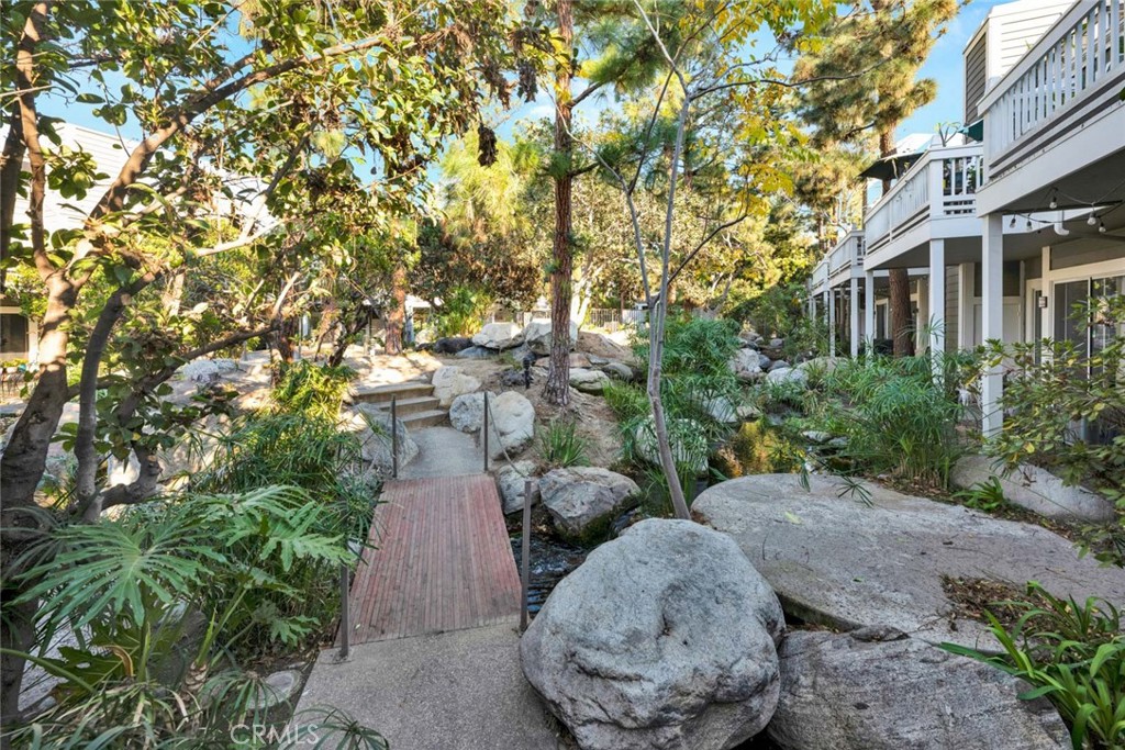 789 Grayling Bay Costa Mesa, CA 92626 - Photo 37 of 42 a view of a backyard