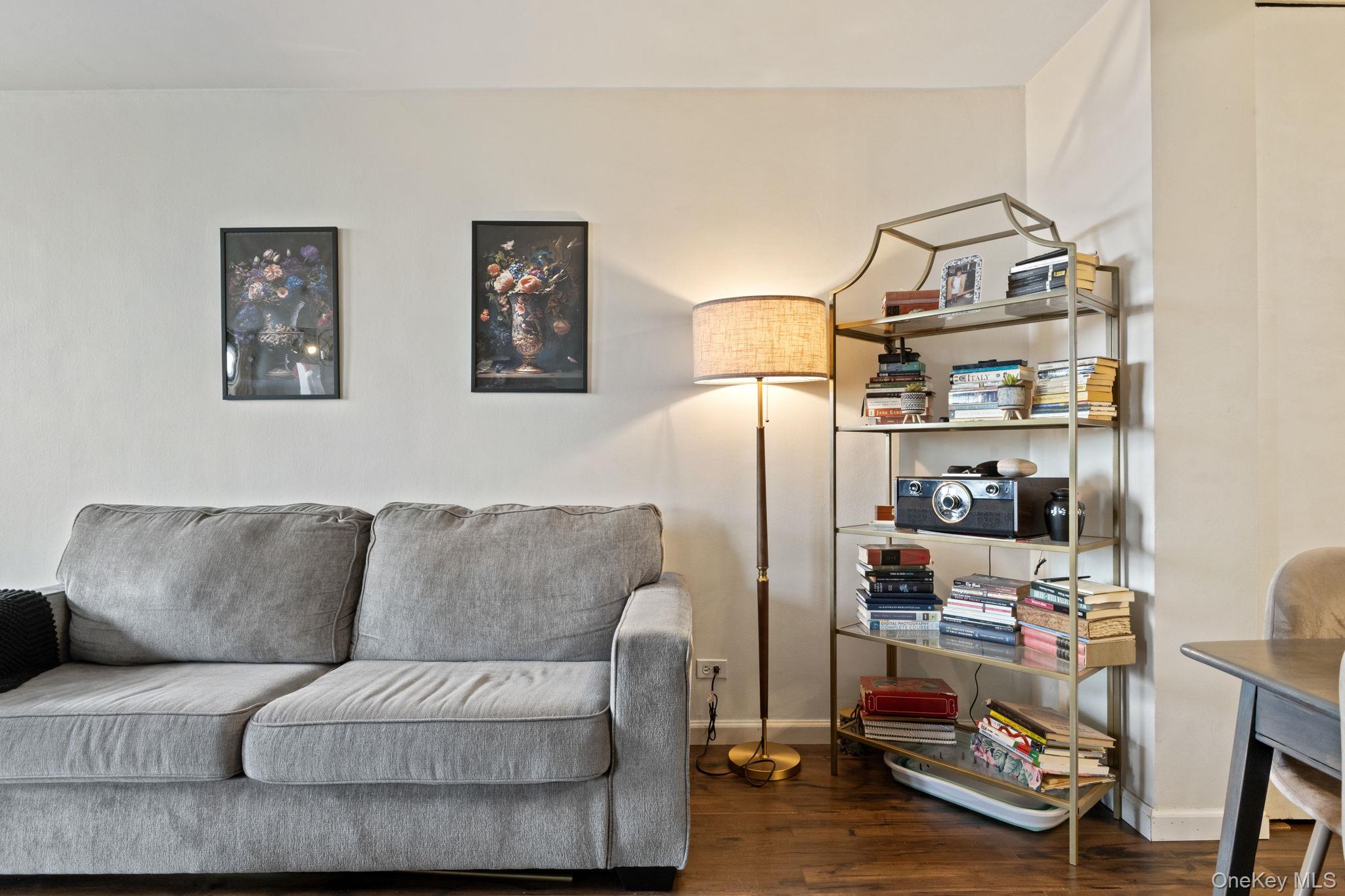 3121 Middletown Road, Unit 7L Bronx, NY 10461 - Photo 10 of 23 a living room with furniture and a couch