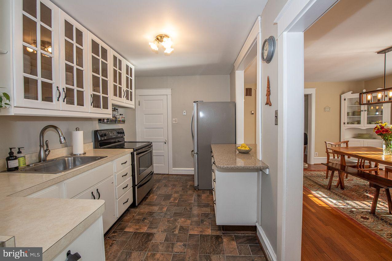 127 Walsh Road Lansdowne, PA 19050 - Photo 19 of 55