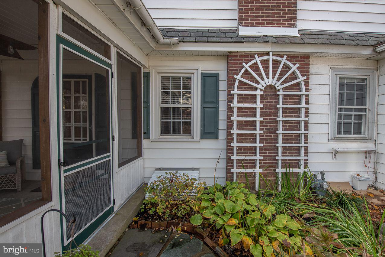 127 Walsh Road Lansdowne, PA 19050 - Photo 5 of 55 Flagstone pavers