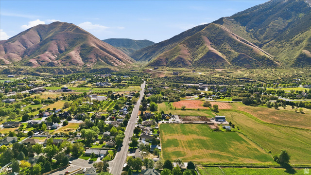 810 East Maple Street Mapleton, UT 84664 - Photo 43 of 49 Expansive mountain backdrop with a wide-ranging residential area
