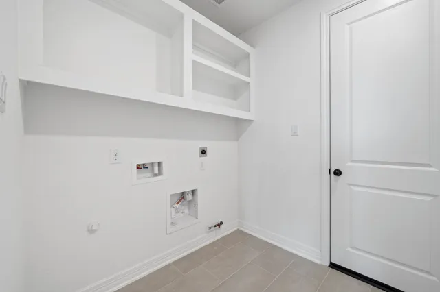 a view of utility room