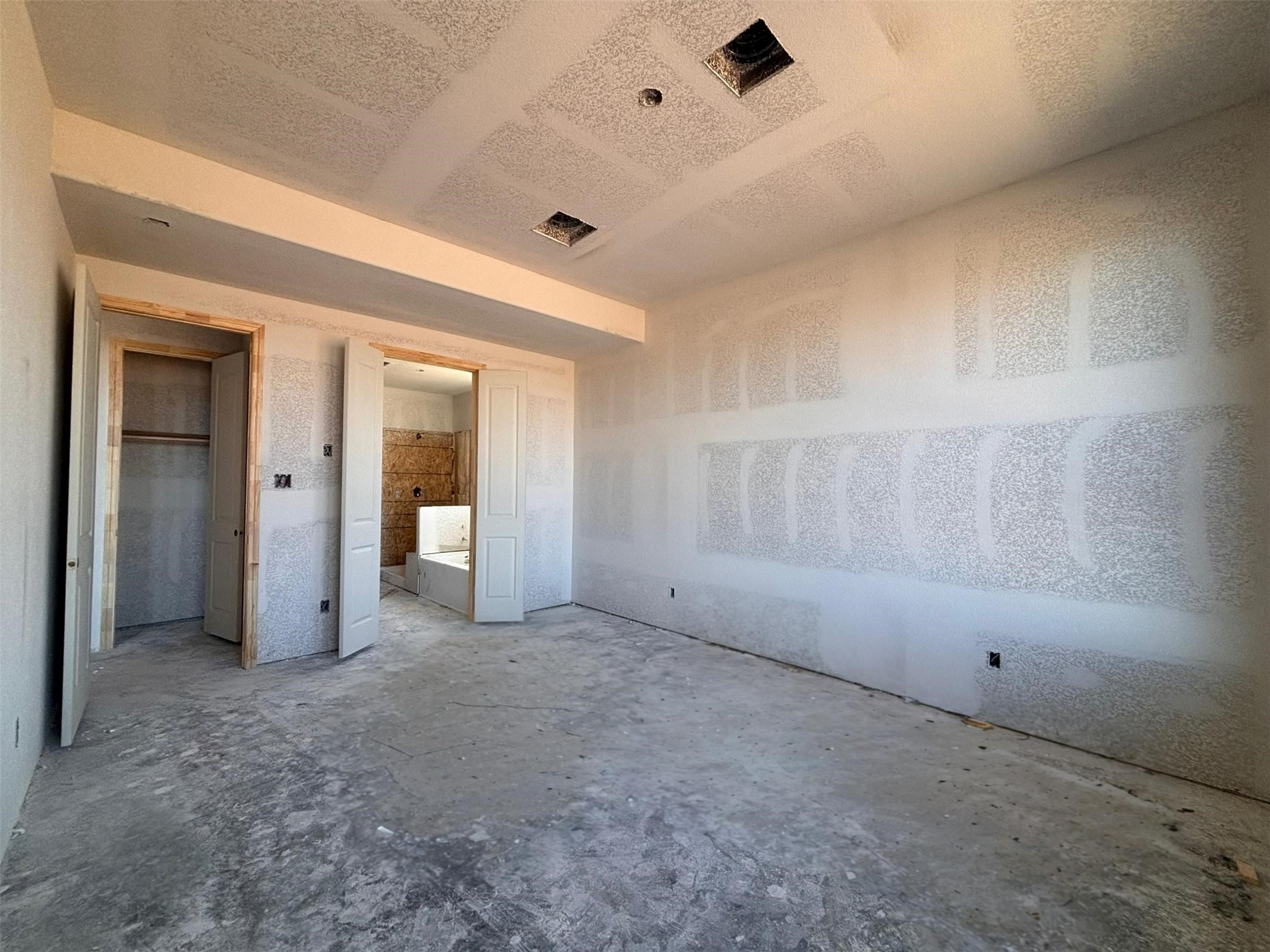 7826 Jasper Meadows Way Angleton, TX 77515 - Photo 30 of 34 an empty room with a bathroom