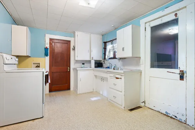 $175,000 | 317 Main Street, Ellsworth, ME 04605