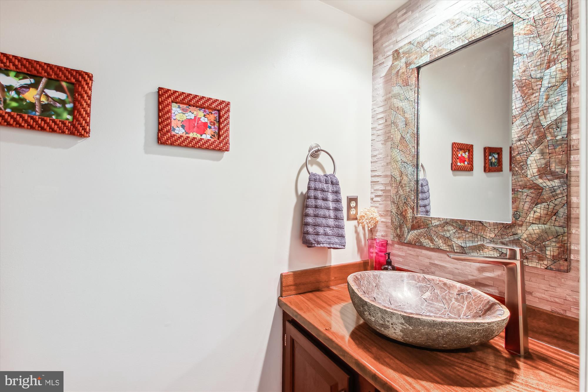 918 Berwick Drive Annapolis, MD 21403 - Photo 23 of 71 Powder Room