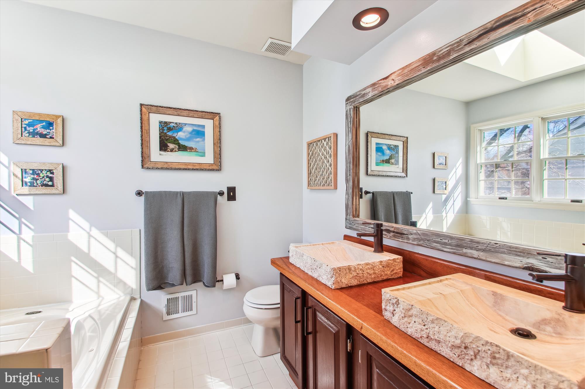 918 Berwick Drive Annapolis, MD 21403 - Photo 26 of 71 Primary Bath