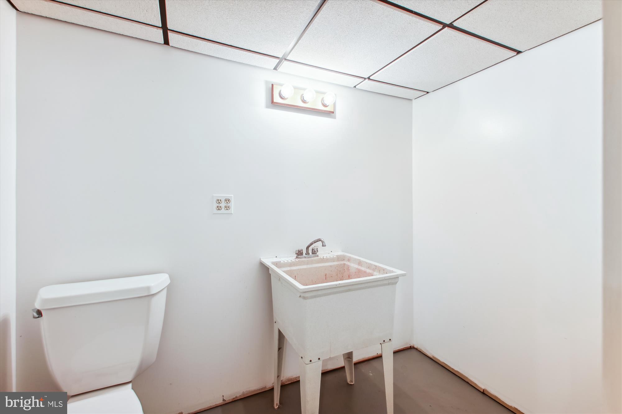 918 Berwick Drive Annapolis, MD 21403 - Photo 40 of 71 Lower Level half bath