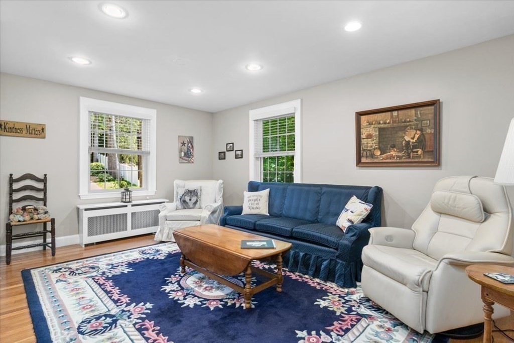 20 Hutchinson Road Walpole, MA 02081 - Photo 12 of 42 Gallery Image 12