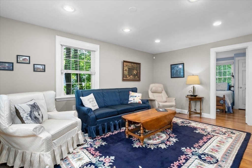 20 Hutchinson Road Walpole, MA 02081 - Photo 14 of 42 Gallery Image 14