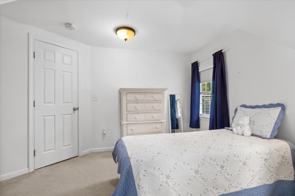 20 Hutchinson Road Walpole, MA 02081 - Photo 25 of 42 Gallery Image 25