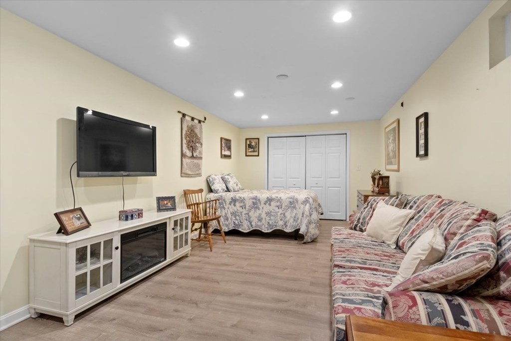 20 Hutchinson Road Walpole, MA 02081 - Photo 28 of 42 Gallery Image 28