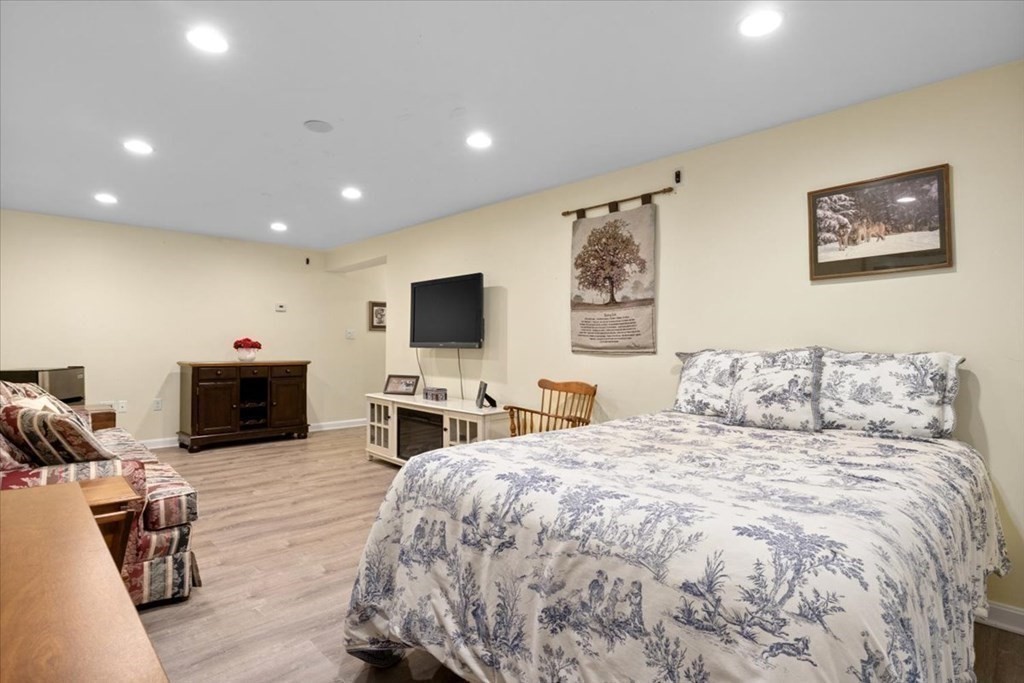 20 Hutchinson Road Walpole, MA 02081 - Photo 29 of 42 Gallery Image 29