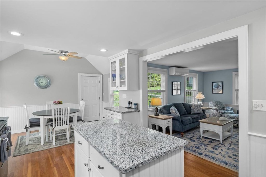 20 Hutchinson Road Walpole, MA 02081 - Photo 8 of 42 Gallery Image 8