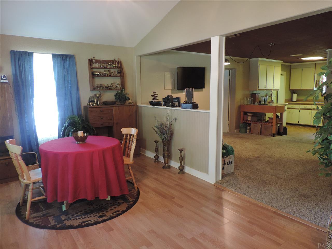 1104 Isabella Road Cantonment, FL 32533 - Photo 3 of 21
