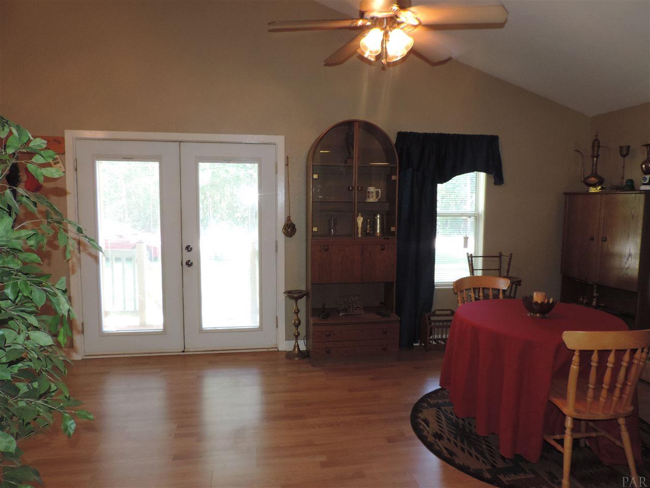 1104 Isabella Road Cantonment, FL 32533 - Photo 5 of 21