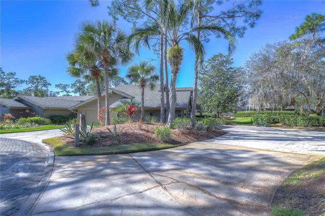$345,000 | 5333 Cobblestone Court, Wesley Chapel, FL 33543
