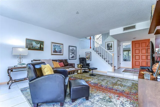 $345,000 | 5333 Cobblestone Court, Wesley Chapel, FL 33543