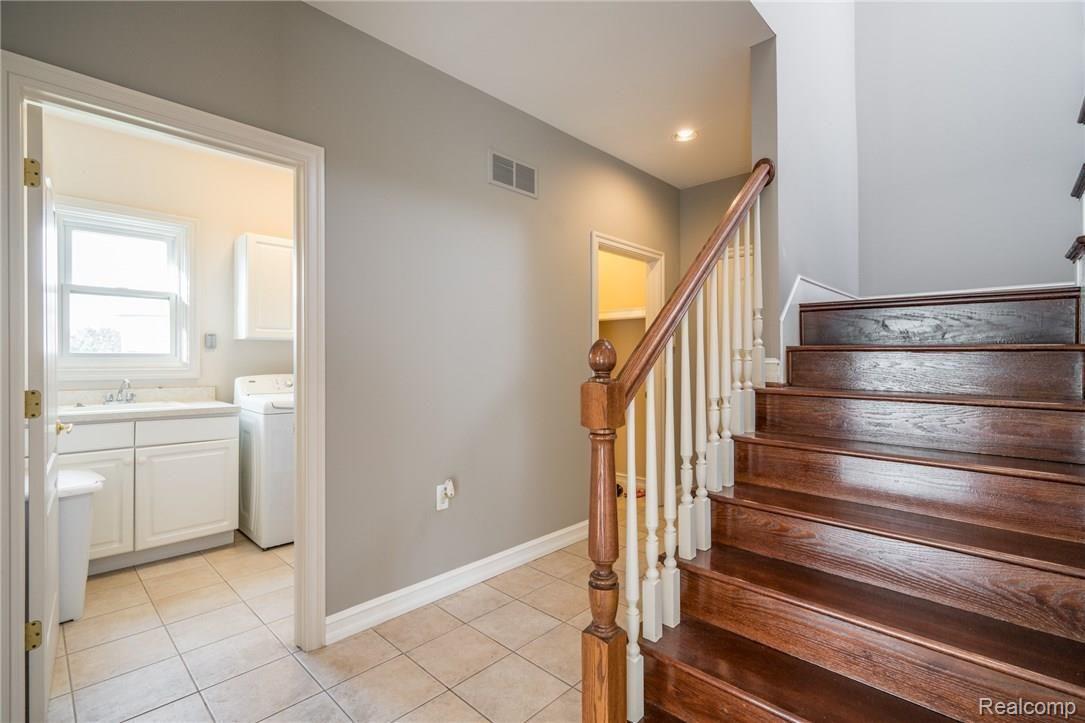 6602 Chatham Circle Rochester, MI 48306 - Photo 30 of 58 chatham-32.jpg