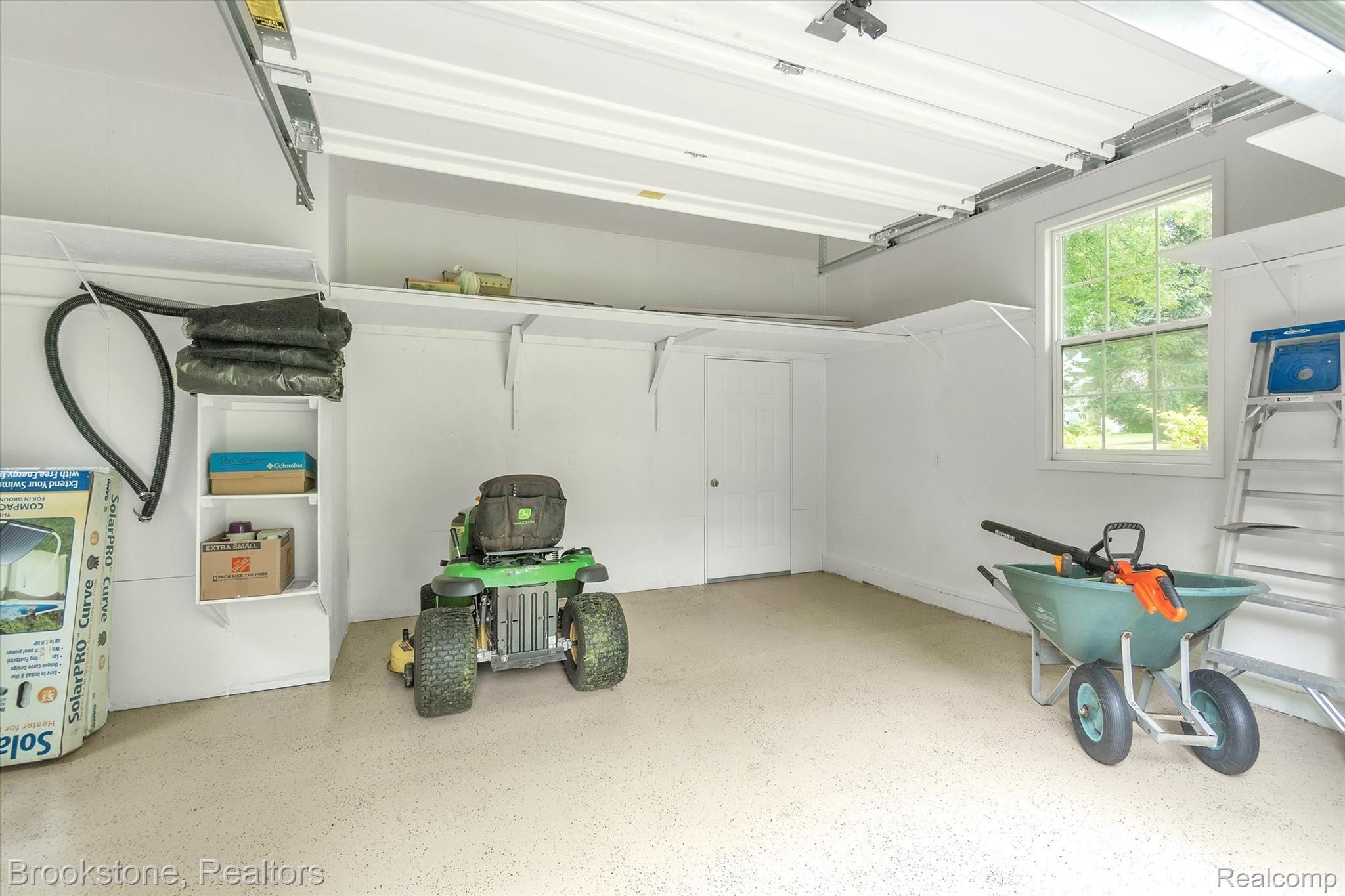 2515 Hickory Lawn Road Rochester, MI 48307 - Photo 29 of 35 31-2515-Hickory-Lawn-Rd-Rochester-Hills-MI-48307-WindowStill-Real-Estate-Photography-31.jpg