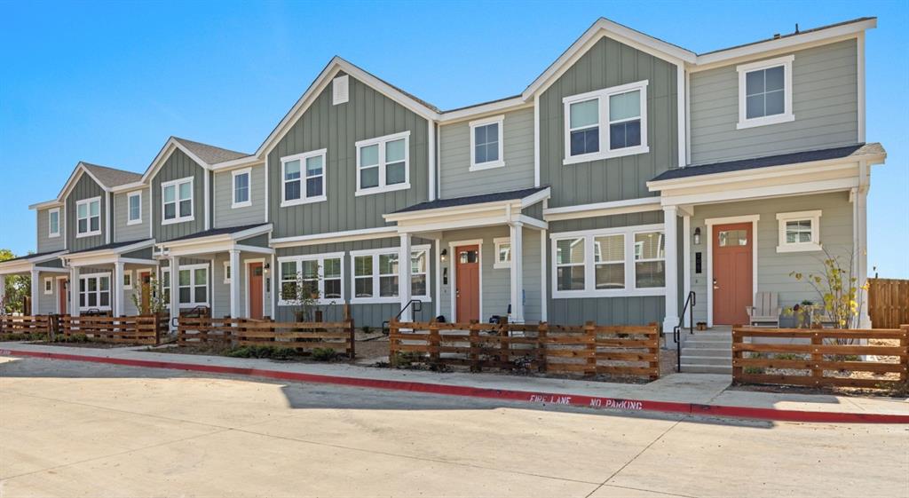 3800 West Lamberth Road, Unit 902 Sherman, TX 75092 - Photo 2 of 16 Stock Images - May not be exact home in neighborhood