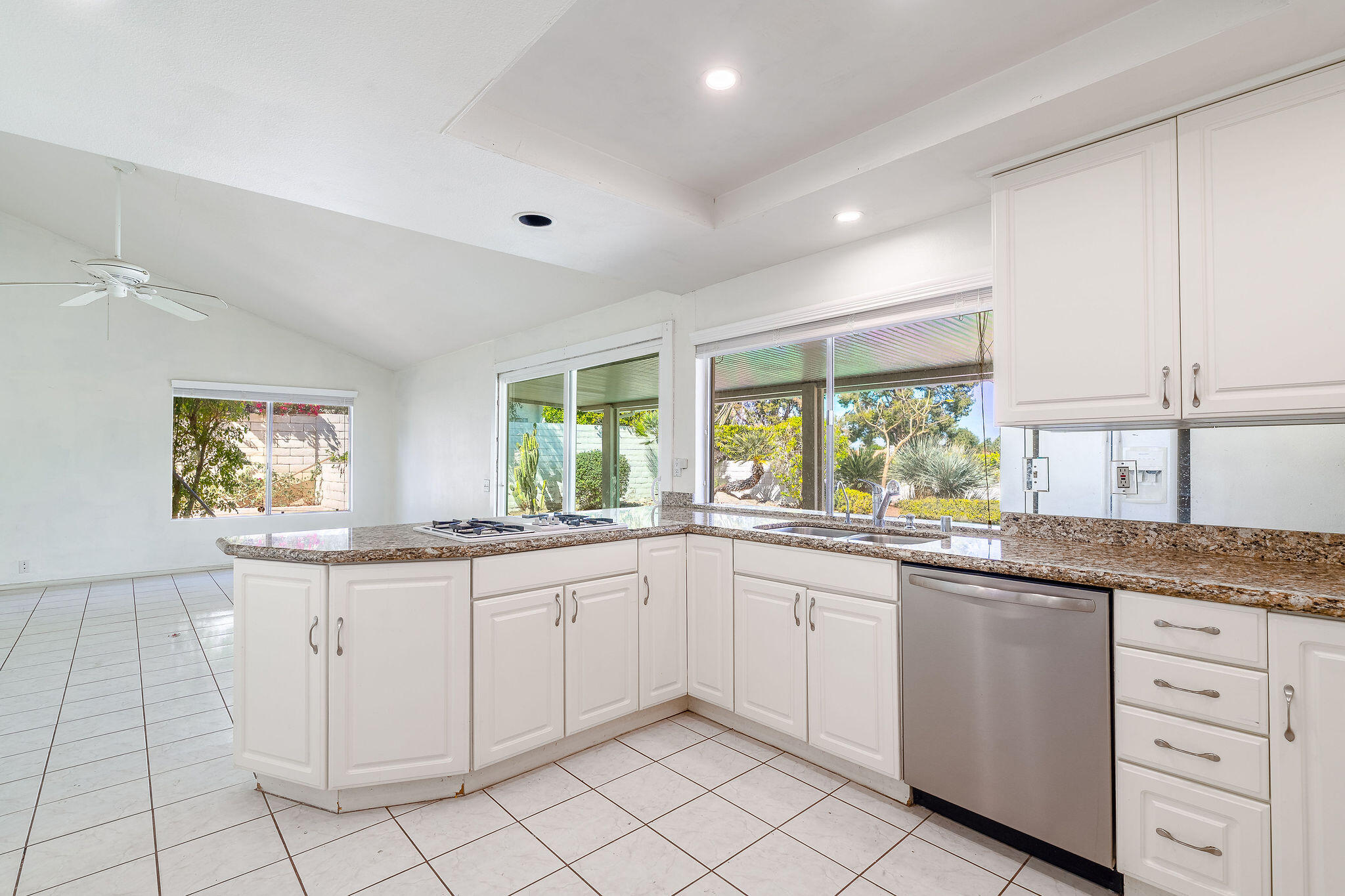 73165 Haystack Road Palm Desert, CA 92260 - Photo 14 of 50 Kitchen