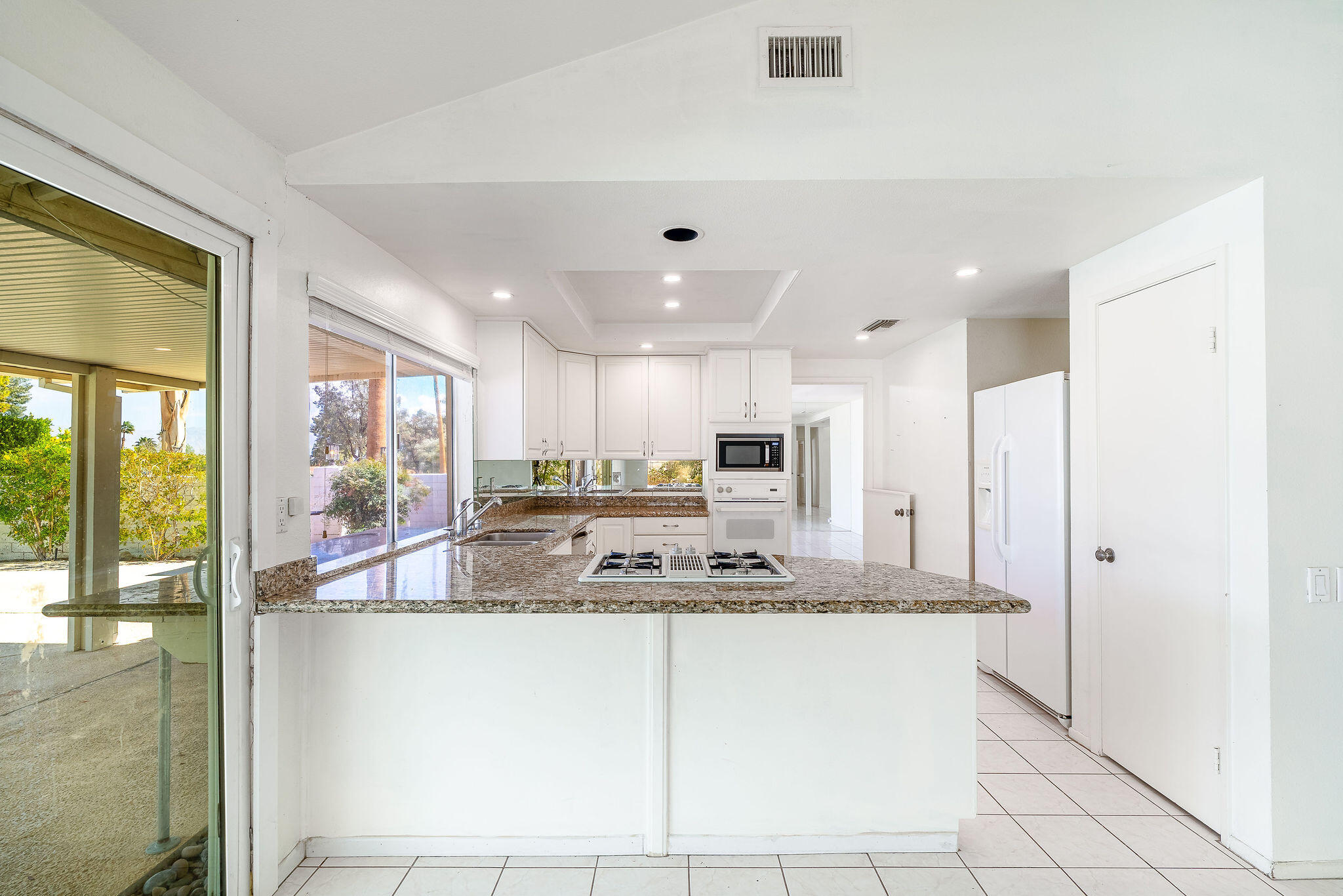 73165 Haystack Road Palm Desert, CA 92260 - Photo 16 of 50 Kitchen