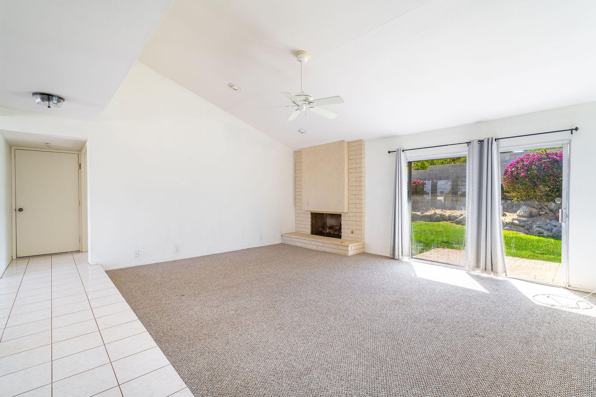 73165 Haystack Road Palm Desert, CA 92260 - Photo 21 of 50 Living Room