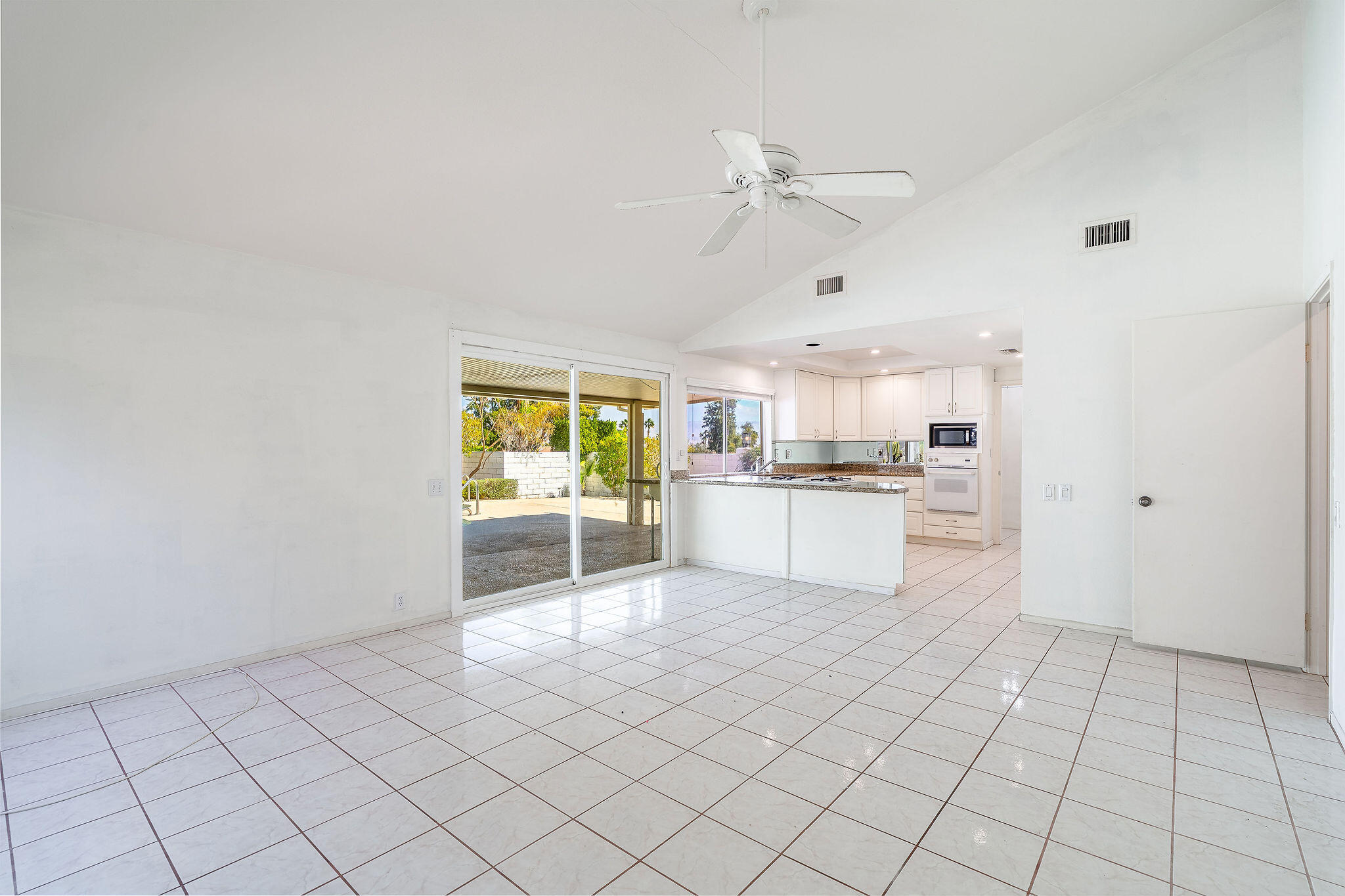 73165 Haystack Road Palm Desert, CA 92260 - Photo 26 of 50 Family Room