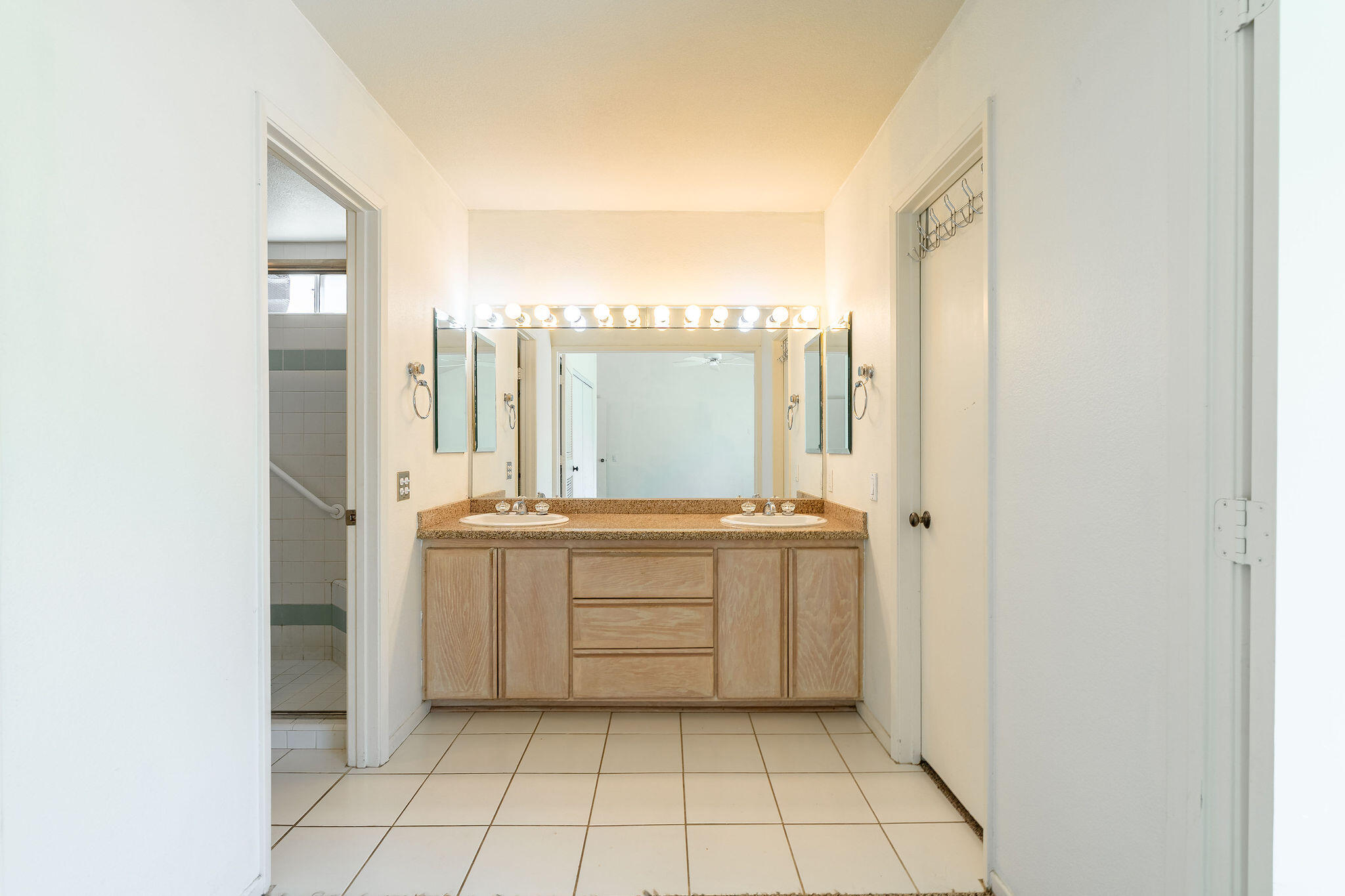 73165 Haystack Road Palm Desert, CA 92260 - Photo 31 of 50 Primary Bathroom