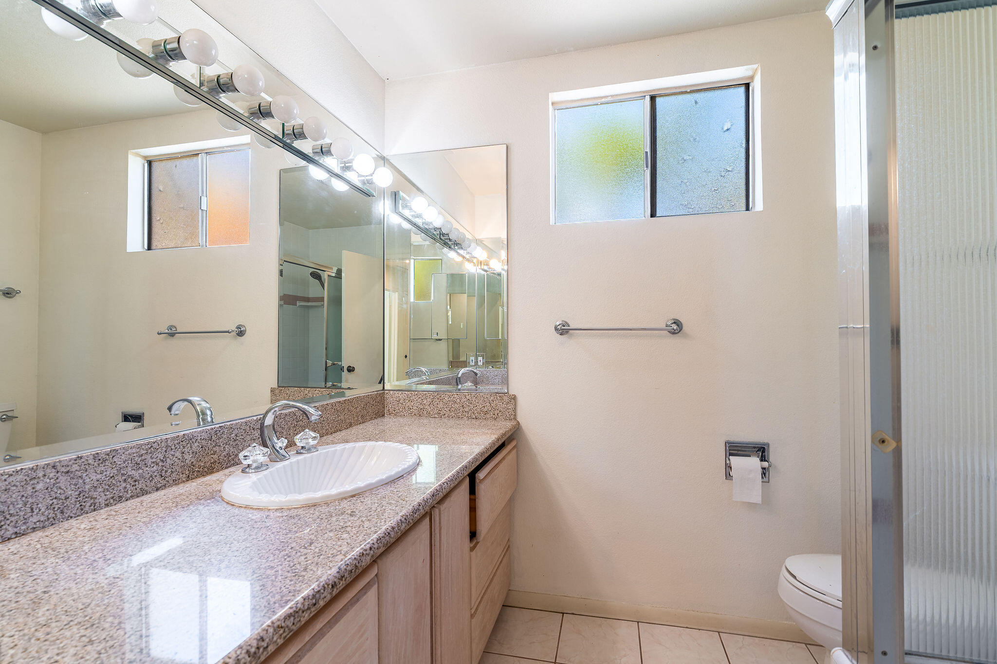 73165 Haystack Road Palm Desert, CA 92260 - Photo 36 of 50 Hall Bath