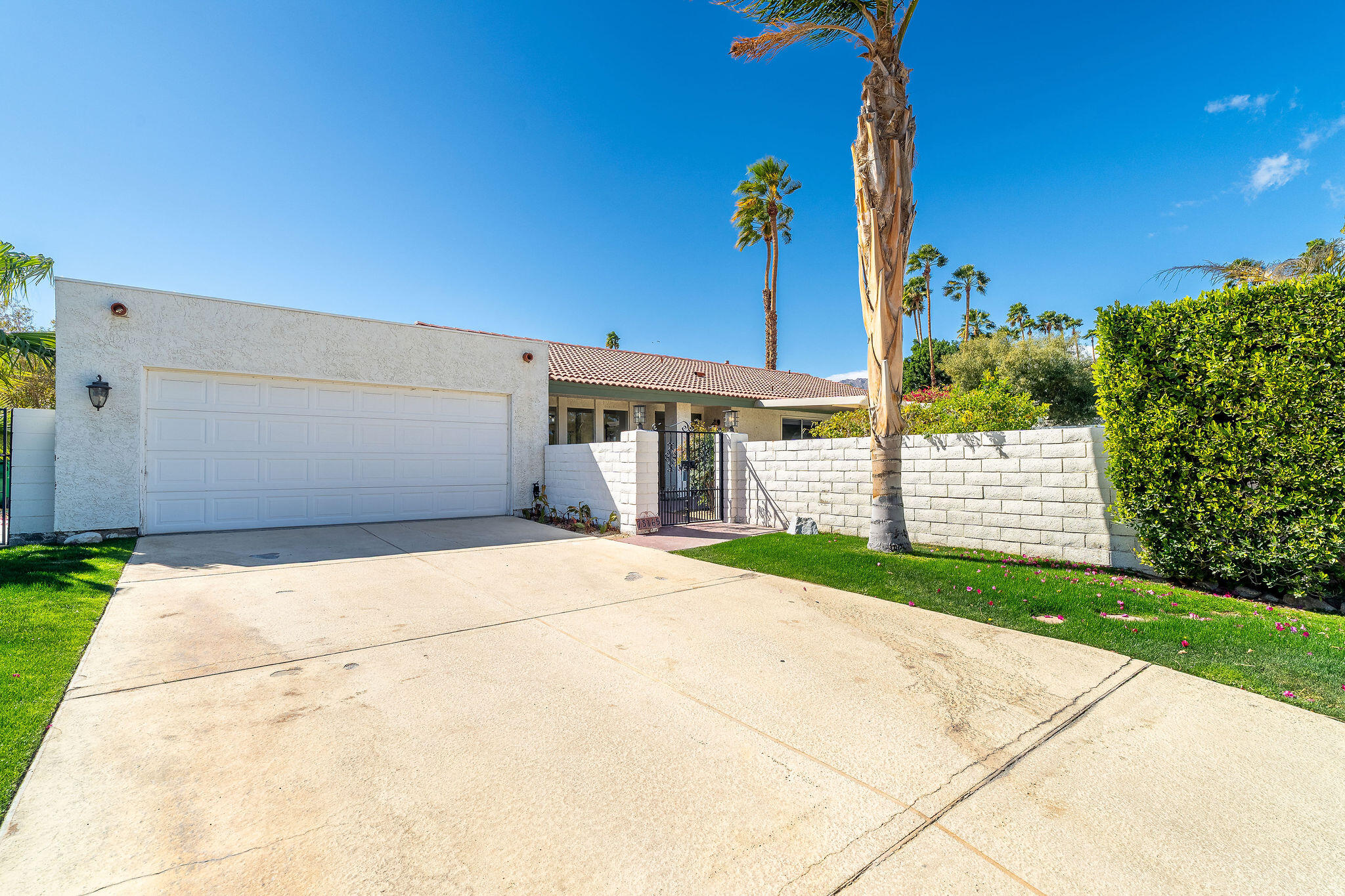 73165 Haystack Road Palm Desert, CA 92260 - Photo 4 of 50 Front