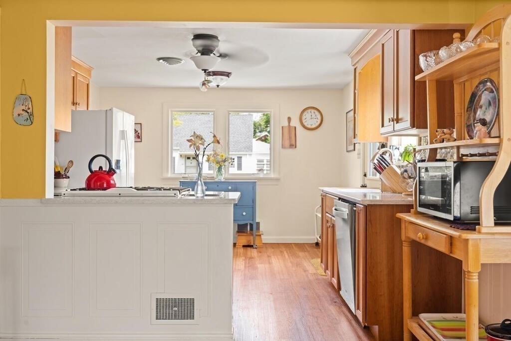 15 Thistledale Road Wakefield, MA 01880 - Photo 11 of 31 Gallery Image 11