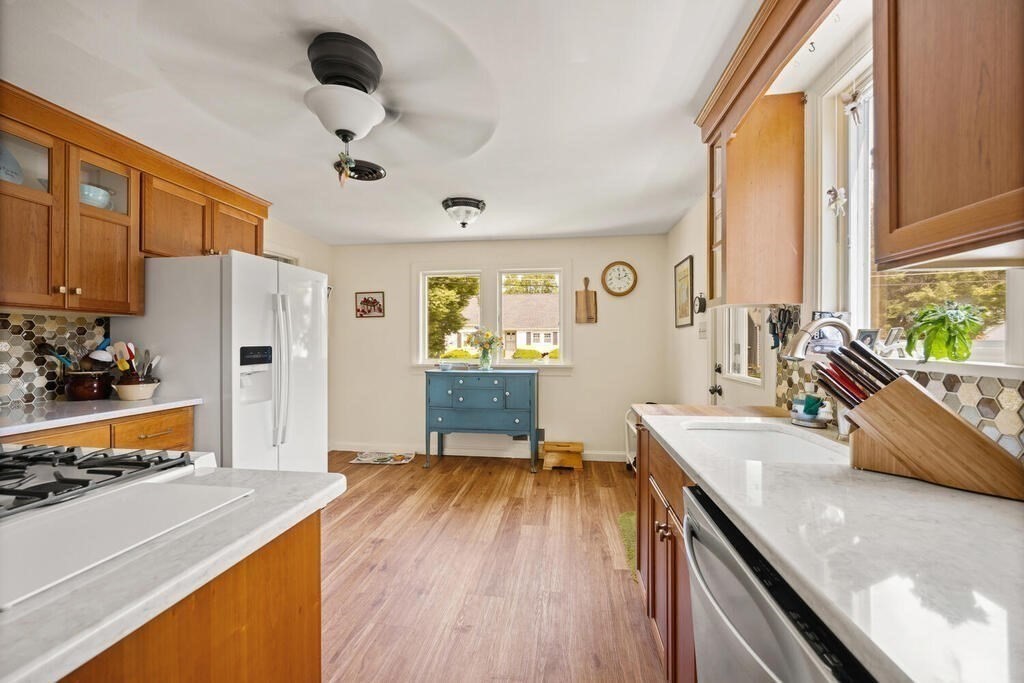 15 Thistledale Road Wakefield, MA 01880 - Photo 12 of 31 Gallery Image 12
