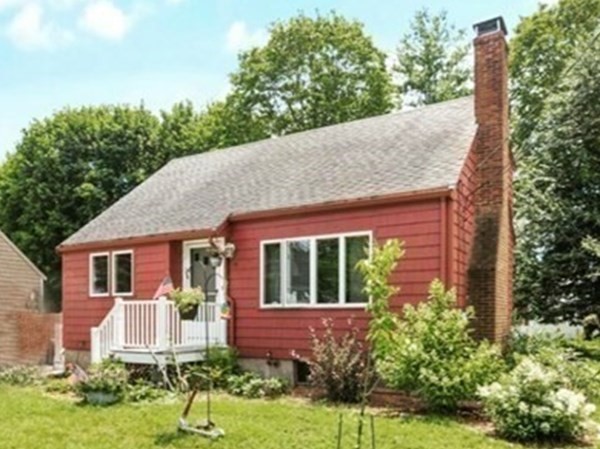 15 Thistledale Road Wakefield, MA 01880 - Photo 2 of 31 Gallery Image 2