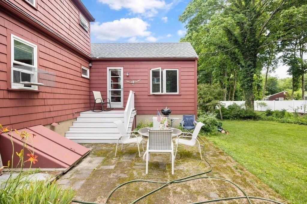15 Thistledale Road Wakefield, MA 01880 - Photo 26 of 31 Gallery Image 26