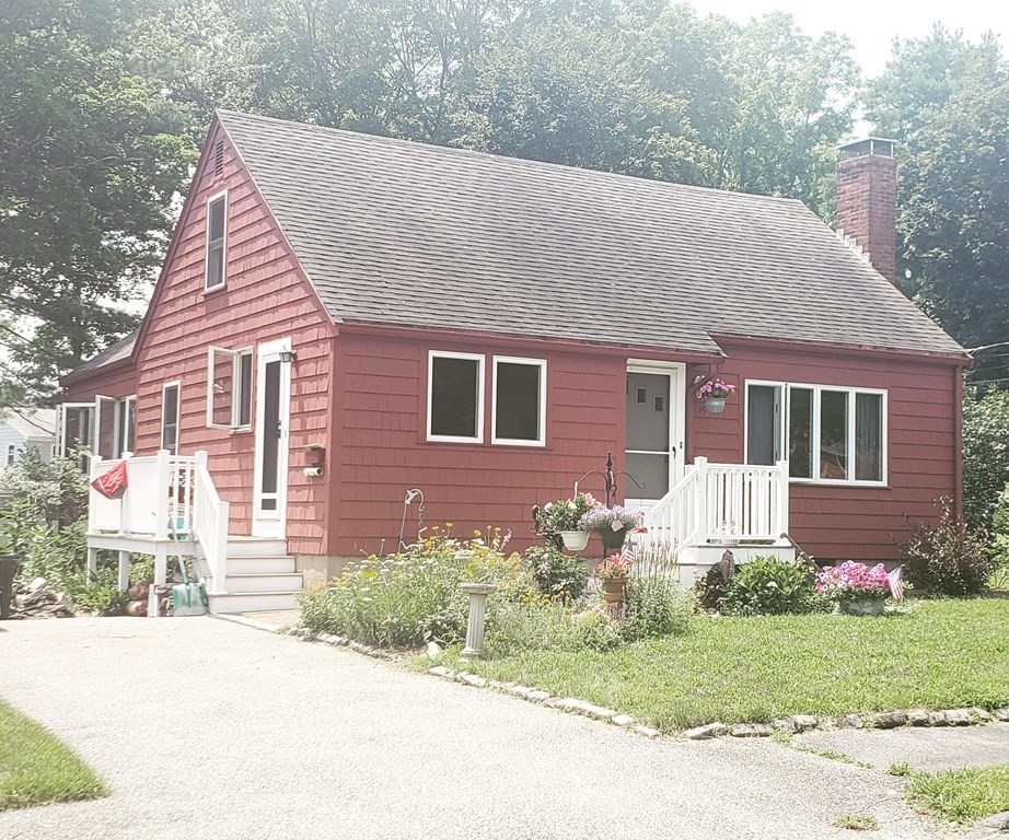15 Thistledale Road Wakefield, MA 01880 - Photo 3 of 31 Gallery Image 3
