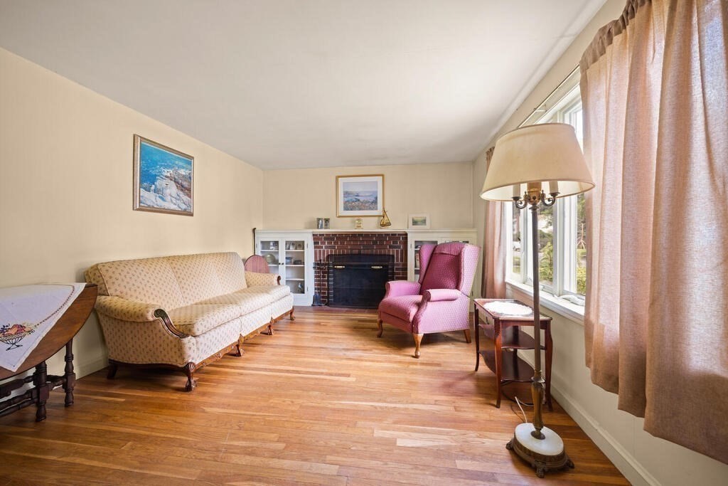 15 Thistledale Road Wakefield, MA 01880 - Photo 4 of 31 Gallery Image 4