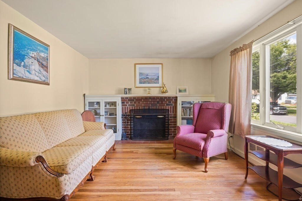 15 Thistledale Road Wakefield, MA 01880 - Photo 5 of 31 Gallery Image 5