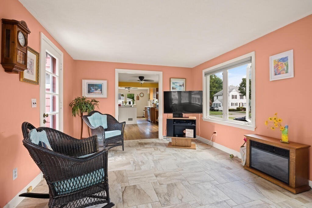 15 Thistledale Road Wakefield, MA 01880 - Photo 8 of 31 Gallery Image 8