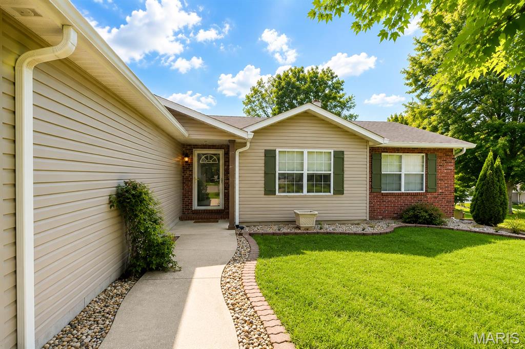 2 Arbor Springs Troy, IL 62294 - Photo 2 of 4