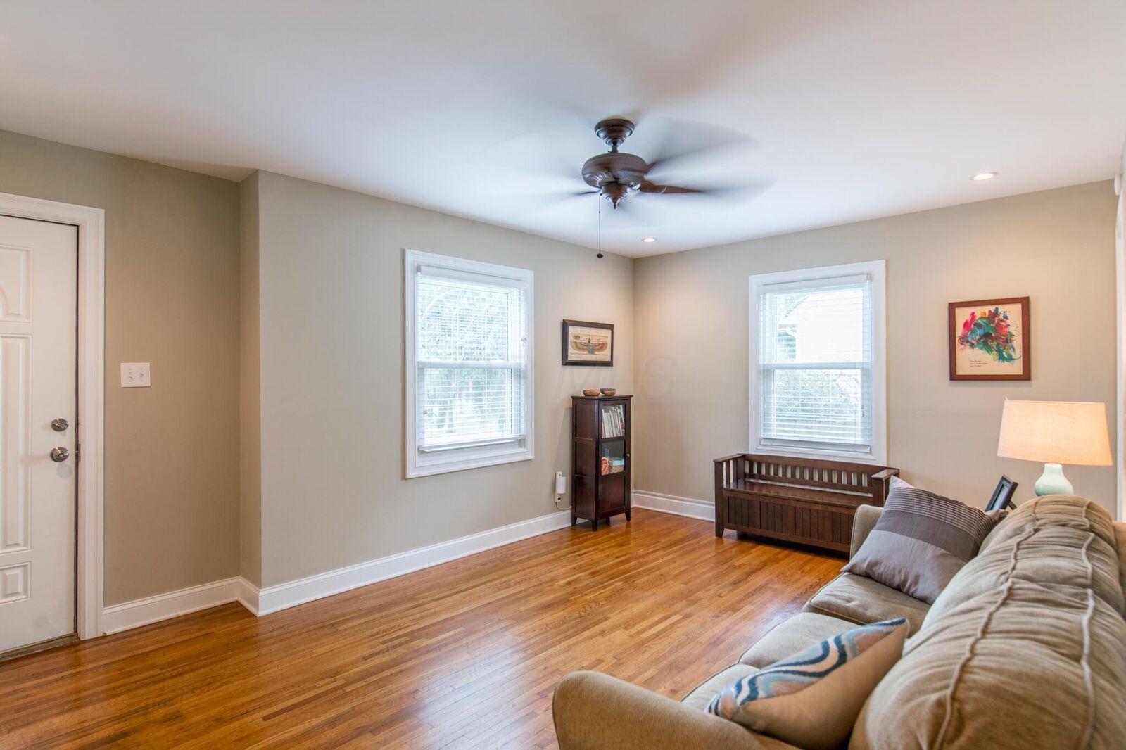 837 Oxley Road Columbus, OH 43212 - Photo 5 of 34