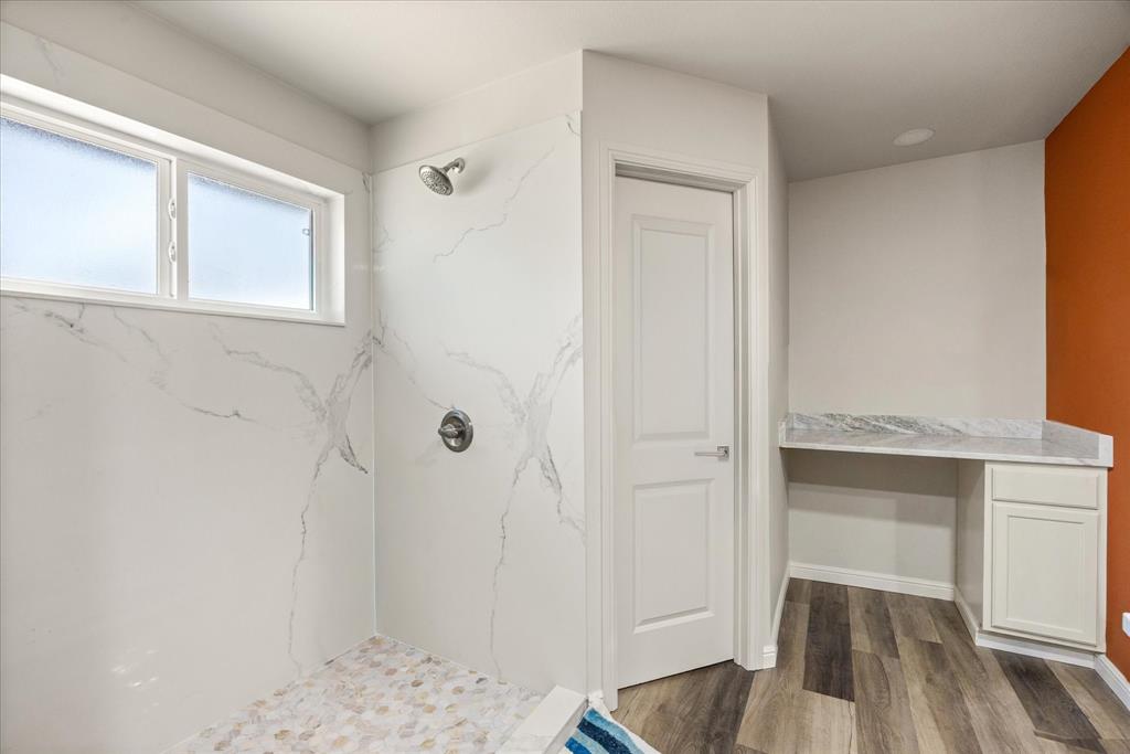 4801 West Wedgefield Road Granbury, TX 76049 - Photo 18 of 40 a view of bathroom