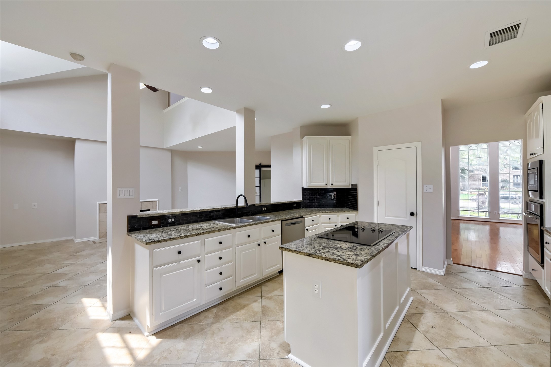 20119 Forest Drive Spring, TX 77388 - Photo 7 of 28 Kitchen