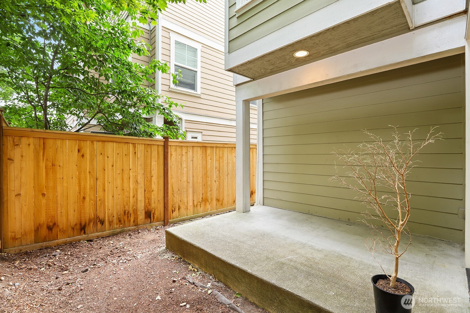 17520 12th Avenue Northeast, Unit B Shoreline, WA 98155 - Photo 24 of 29