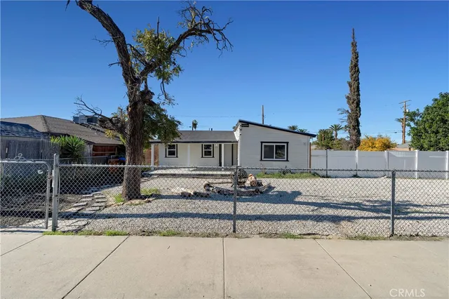 $429,900 | 415 North Santa Fe Street, Hemet, CA 92543