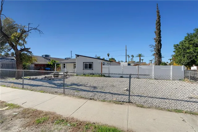 $429,900 | 415 North Santa Fe Street, Hemet, CA 92543